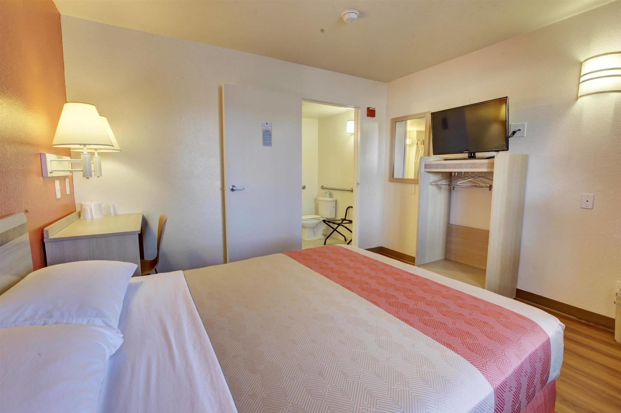 Motel 6-Bellflower, Ca - Los Angeles Exterior photo